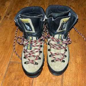 La Sportiva Mountaineering Boots. Men’s Size 8.5/41.5 Eu